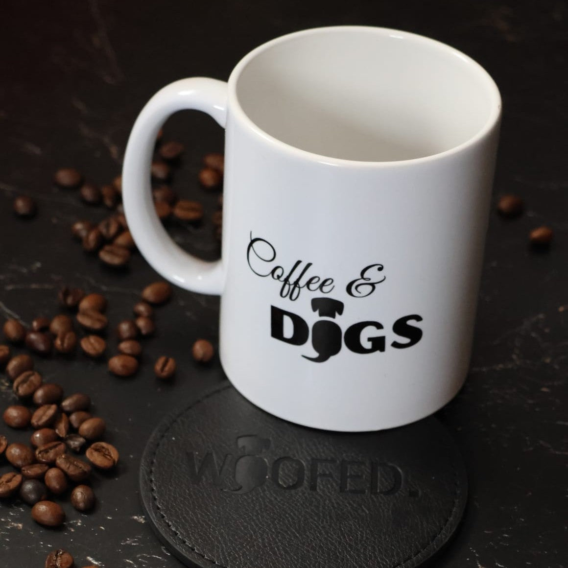 Tasse Coffee & Dogs - die Lieblingstasse für alle Hundemenschen - Perfekt für den Start in den Tag!