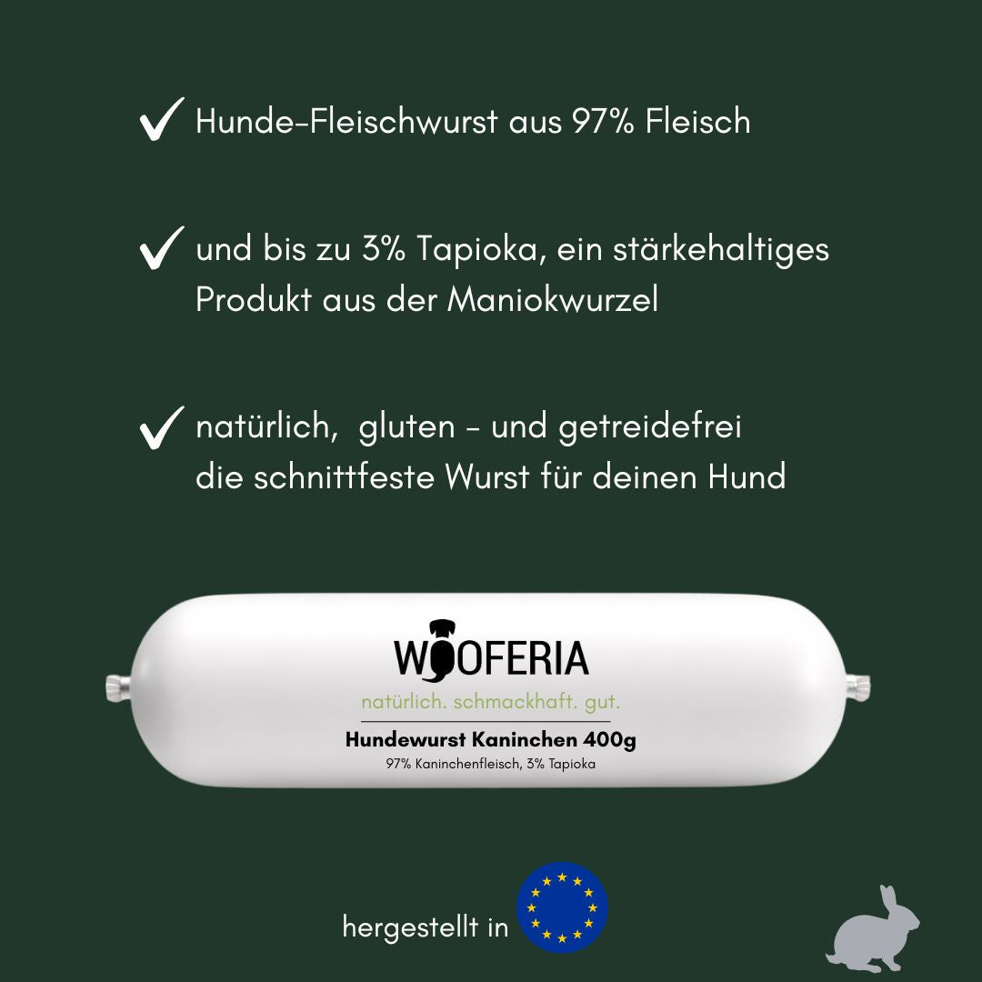 Weiße, zylindrische Hundewurstverpackung 400 g mit WOOFERIA-Logo auf dunkelgrünem Hintergrund, EU-Flagge und Kaninchen-Symbol